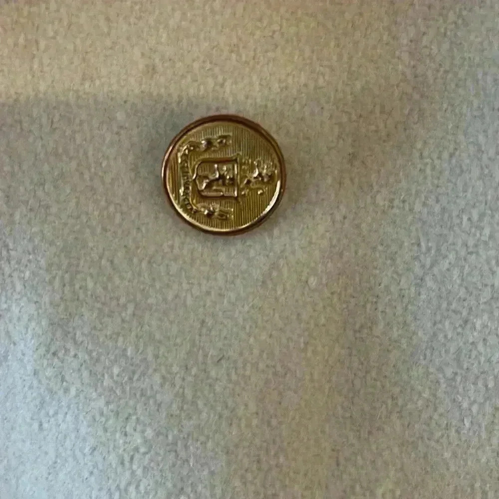 Vintage 80% wool coat. Made in the USA. Size medium. - Picture 4 of 15